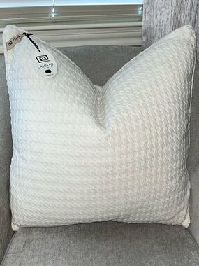 1-NWT CALLISTO HOME HOUNDSTOOTH CUT VELVET DESIGN DECORATIVE PILLOW (T3259F11)